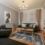 Mickitos At Macedonia Square