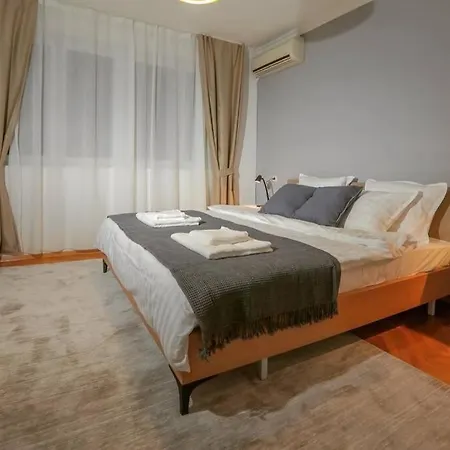 Apartment Mickitos At Macedonia Square Skopje