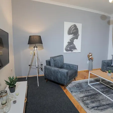 Mickitos At Macedonia Square *