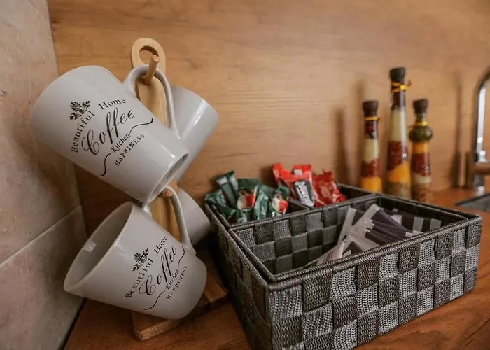 Mickitos At Macedonia Square *